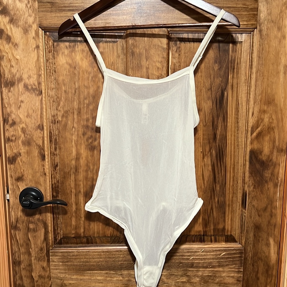 NWT SKIMS Summer Mesh Cami Thong Bodysuit, Bone, Size 2X - Picture 3 of 5